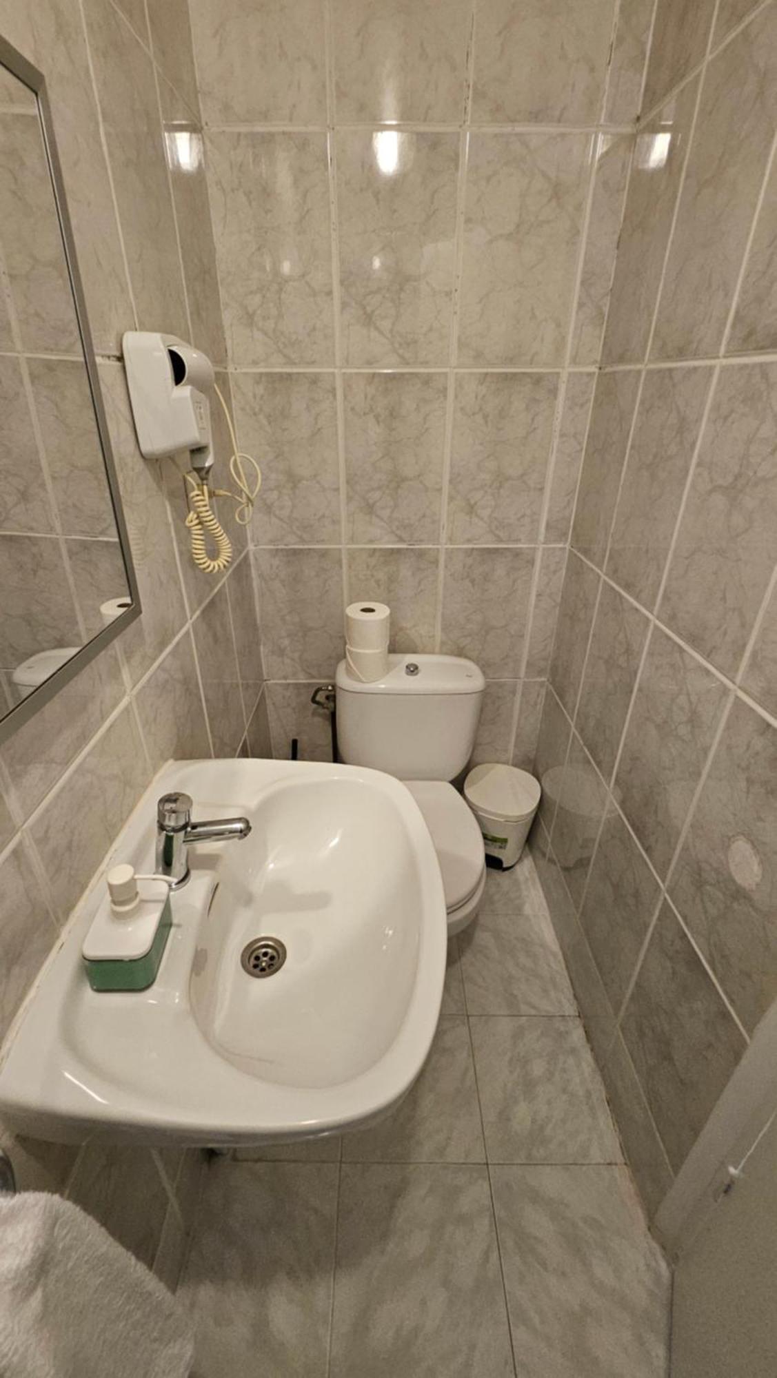 Youth Hostel - Central And Basic Drassanes Βαρκελώνη Εξωτερικό φωτογραφία