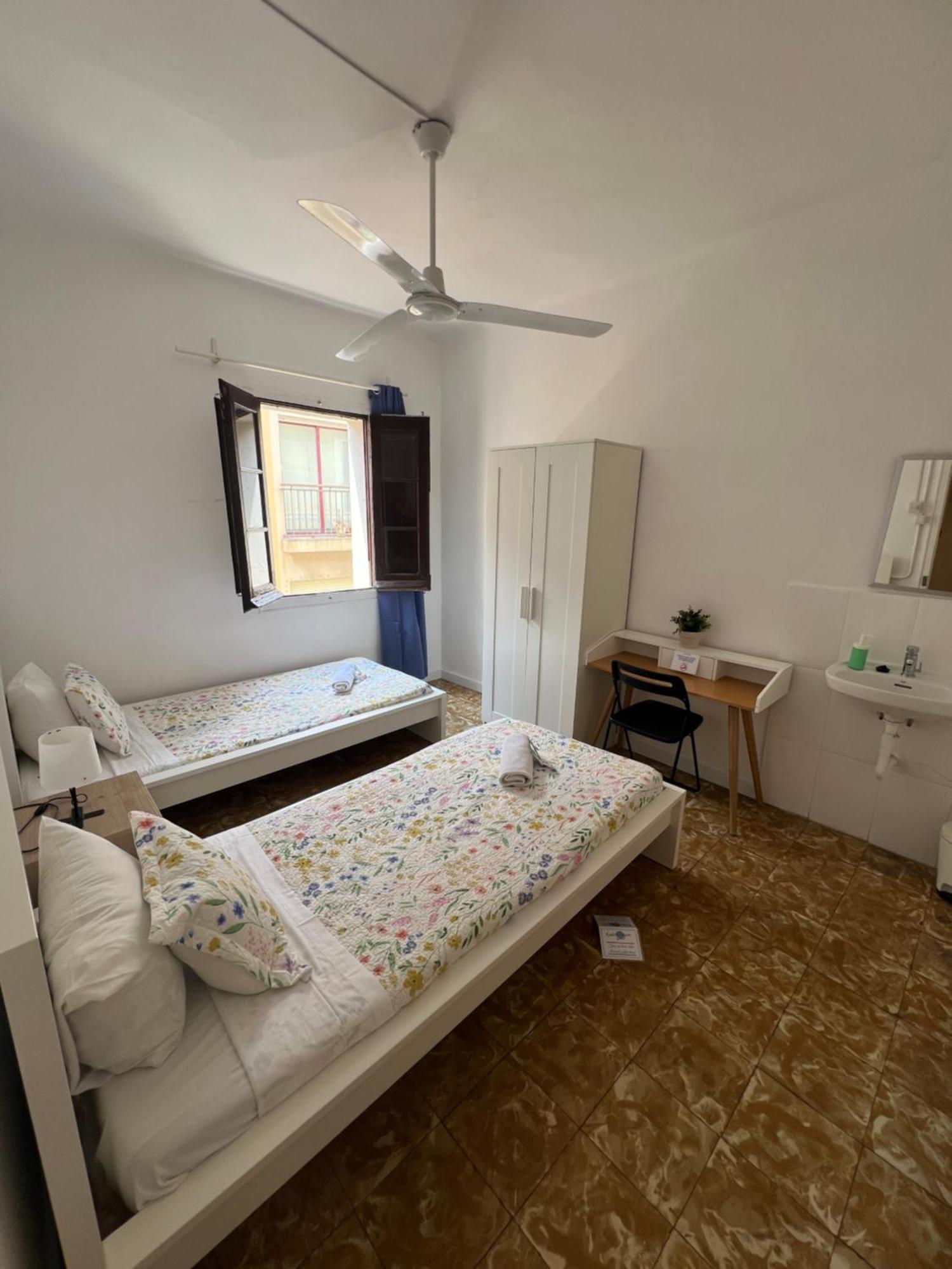 Youth Hostel - Central And Basic Drassanes Βαρκελώνη Εξωτερικό φωτογραφία