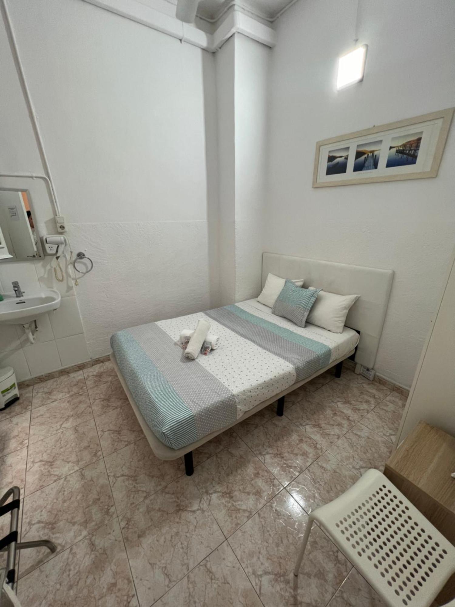 Youth Hostel - Central And Basic Drassanes Βαρκελώνη Εξωτερικό φωτογραφία
