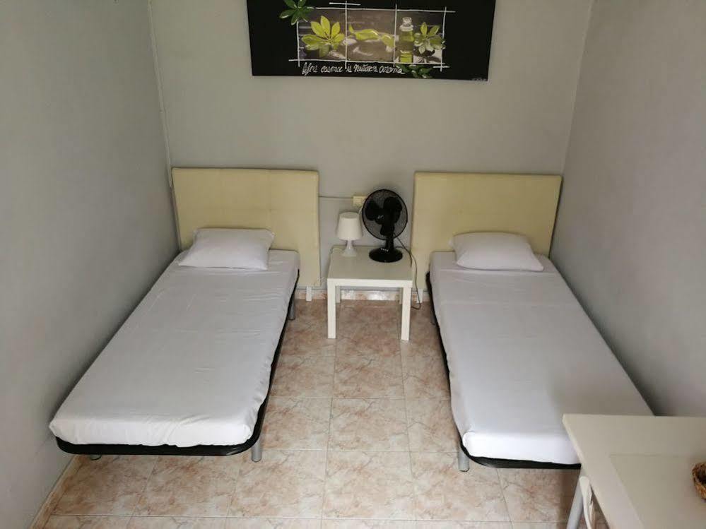 Youth Hostel - Central And Basic Drassanes Βαρκελώνη Εξωτερικό φωτογραφία